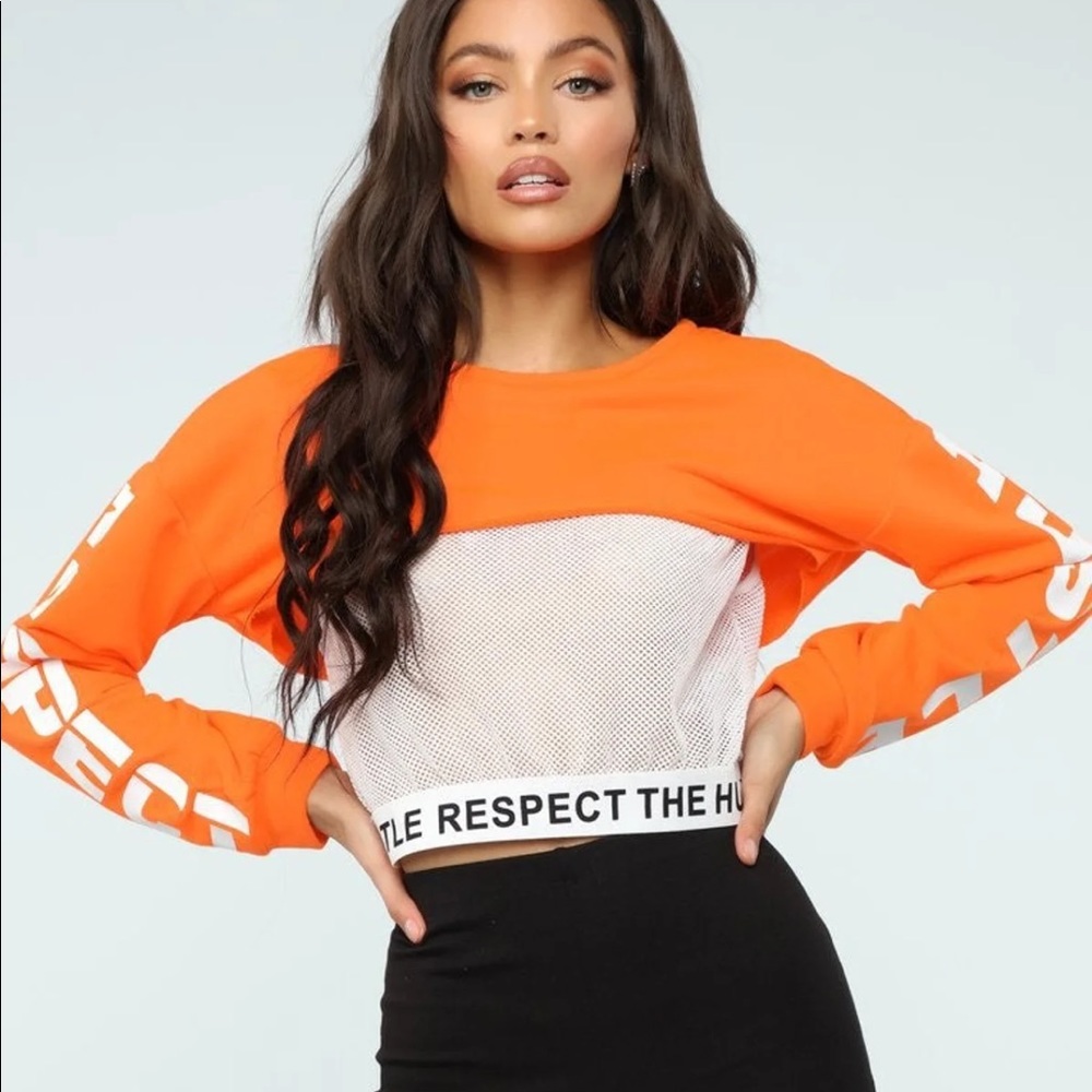 Cute crop top with fish netting! Size medium